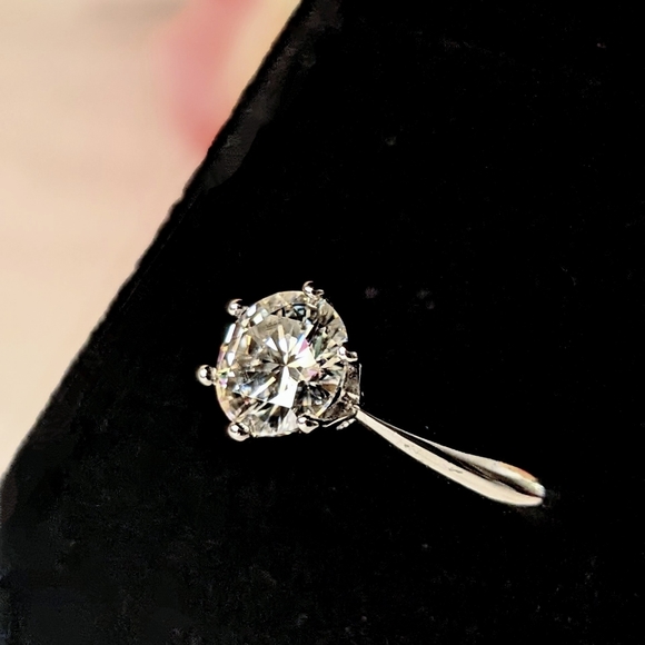1CT Moissanite Solitaire Engagement Ring, 6 Prong, - Size 5, 7, 8 - Picture 2 of 6